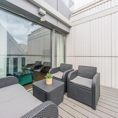 Flatbook - City Center Apartments Granaria With Parking Гданск Стая снимка