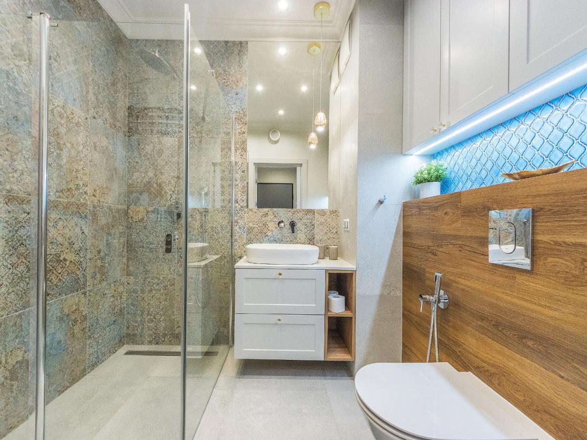 Flatbook - City Center Apartments Granaria With Parking Гданск Екстериор снимка