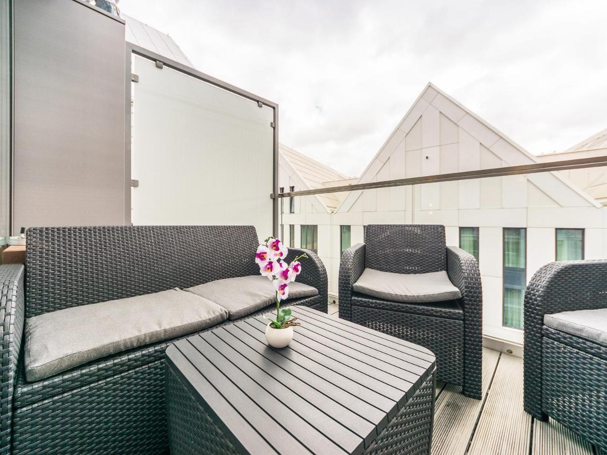 Flatbook - City Center Apartments Granaria With Parking Гданск Екстериор снимка